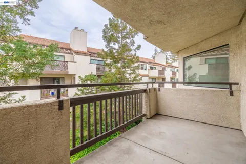 $475,000 | 21103 Gary Drive, Unit 318A, Castro Valley, CA 94546