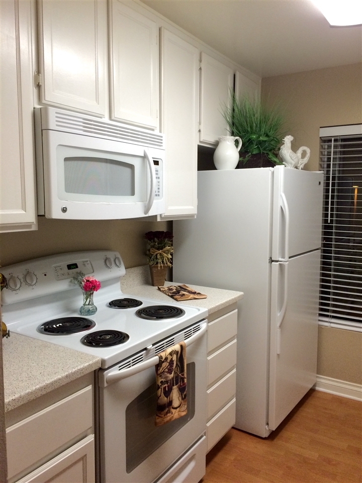 854 South Rancho Santa Fe Road San Marcos, CA 92078 - Photo 8 of 25 This unit includes a refrigerator, oven/stove and microwave and dishwasher many replaced in the last three years.