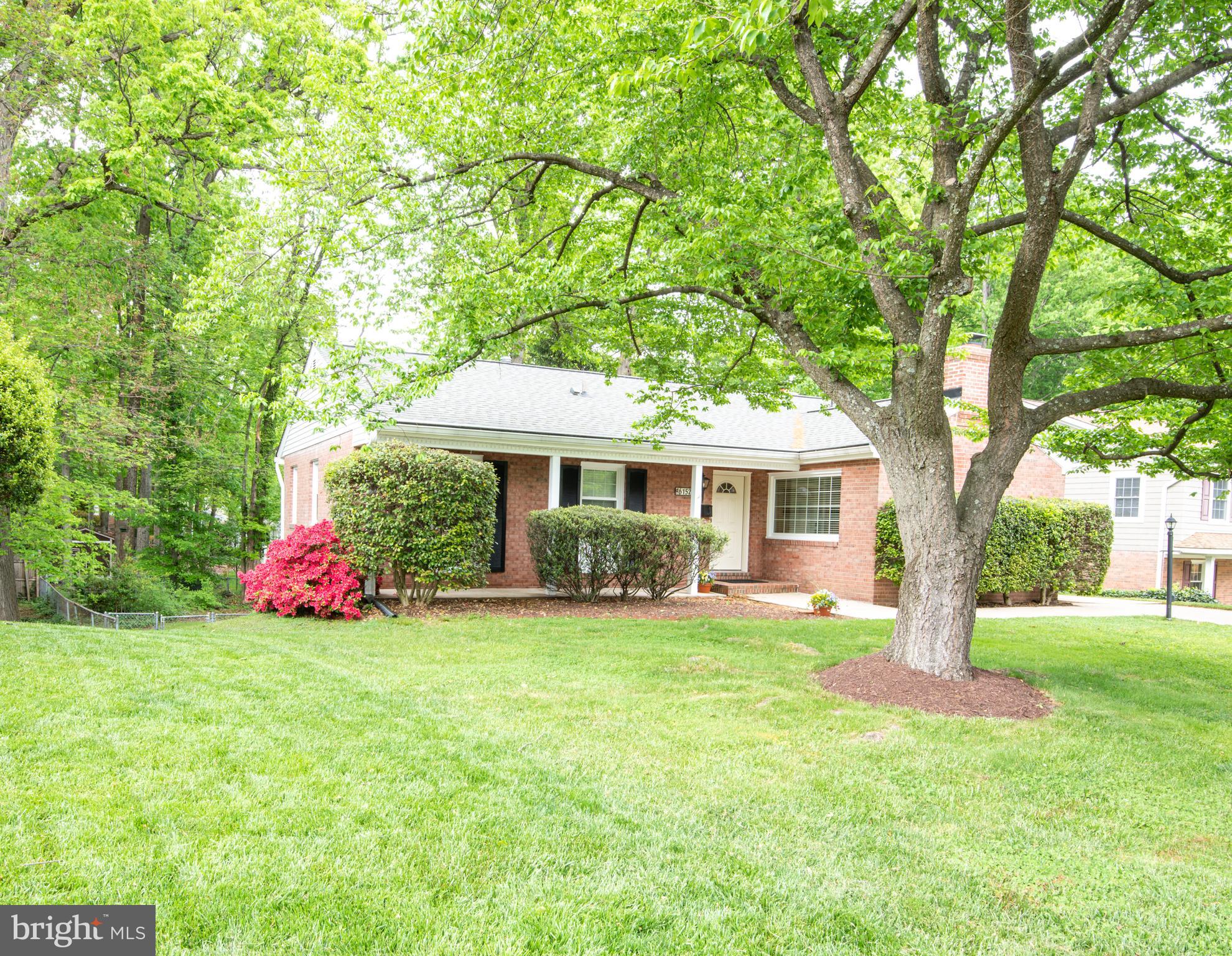 6152 Roxbury Avenue Springfield, VA 22152 - Photo 2 of 40