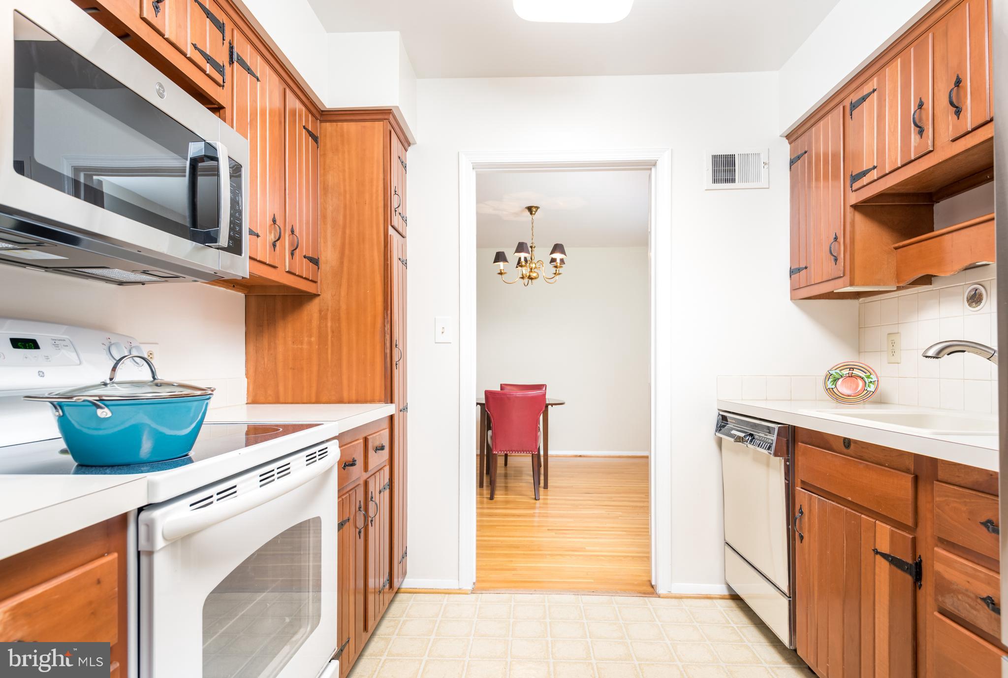 6152 Roxbury Avenue Springfield, VA 22152 - Photo 15 of 40
