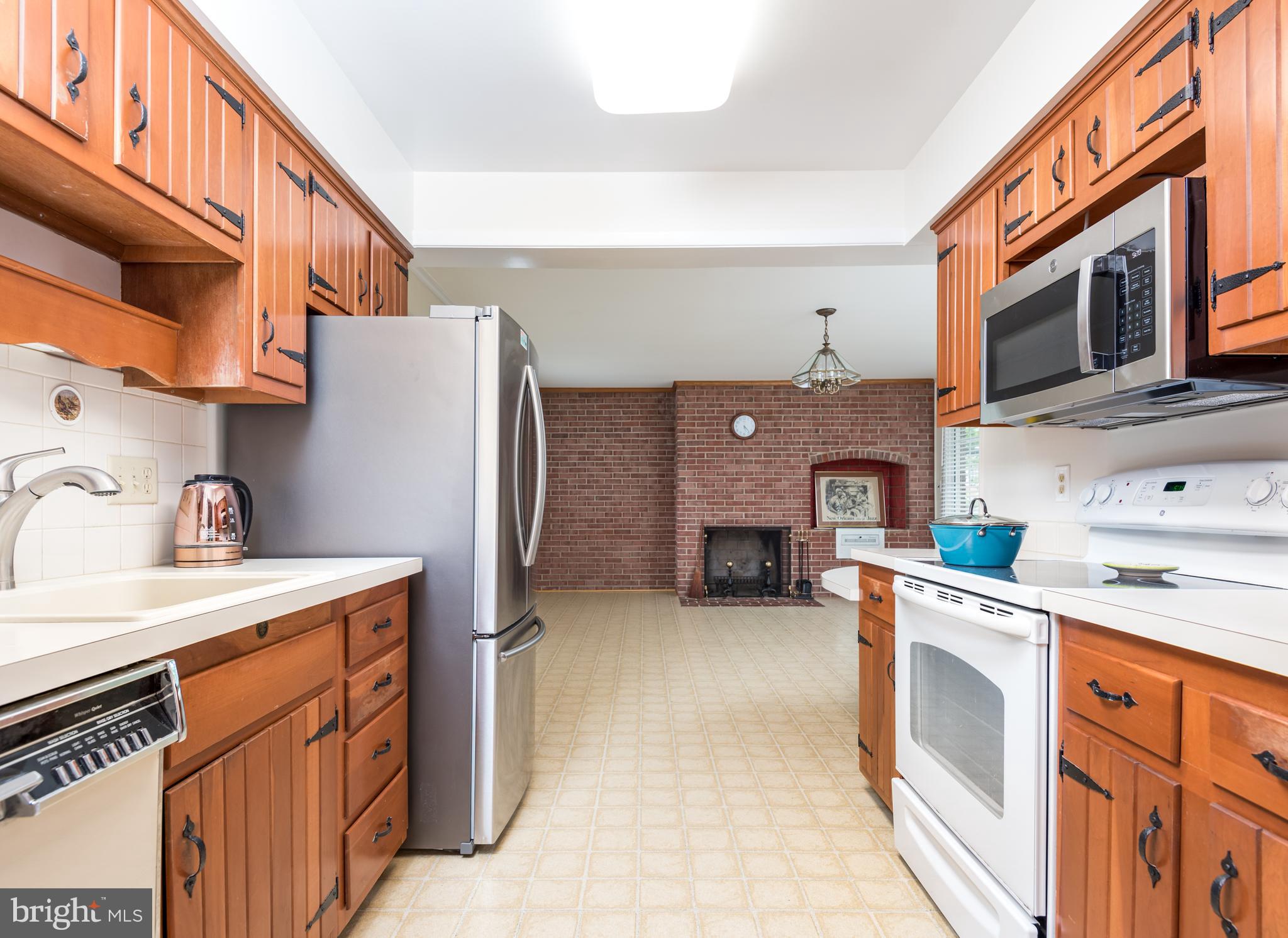 6152 Roxbury Avenue Springfield, VA 22152 - Photo 16 of 40