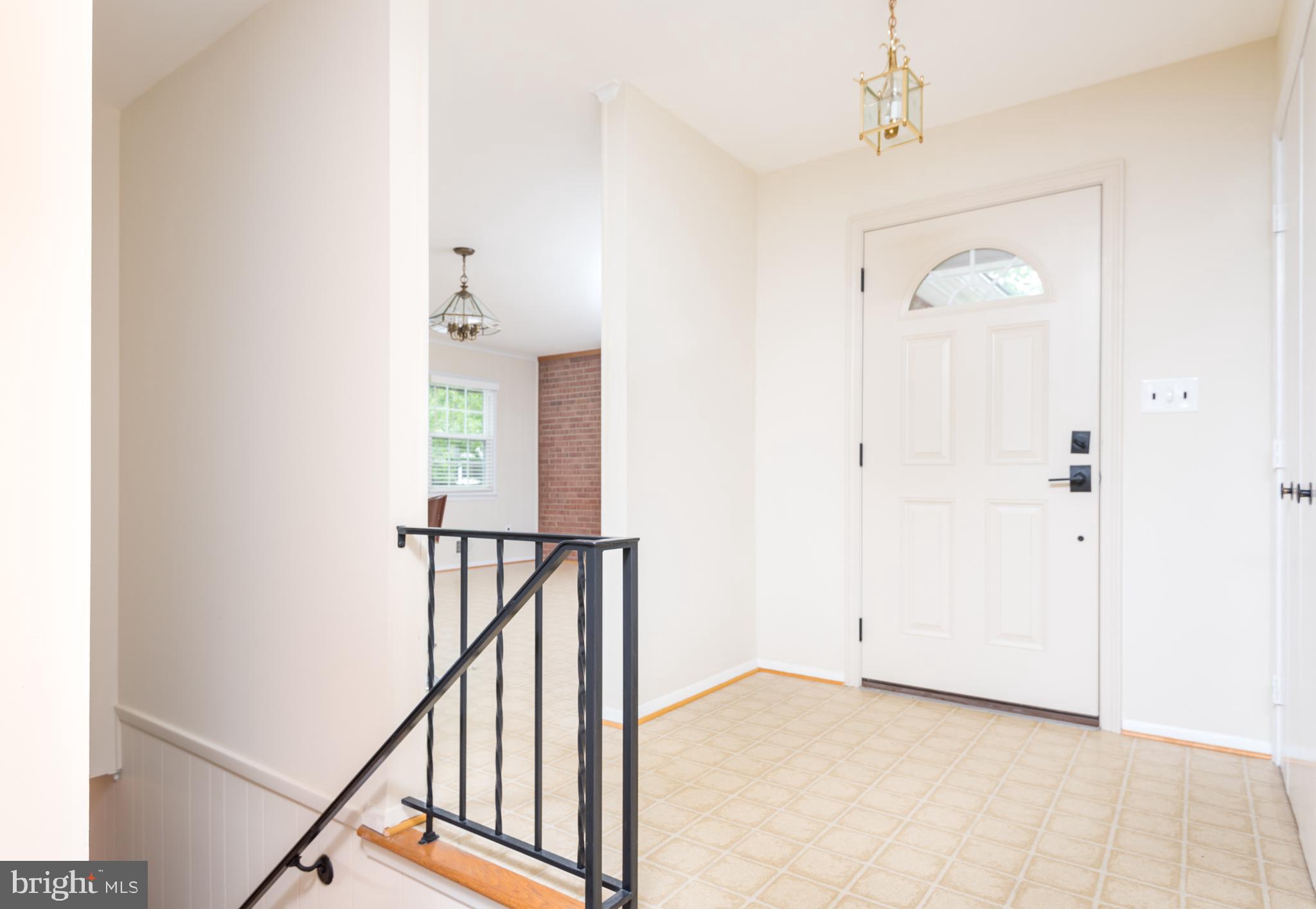6152 Roxbury Avenue Springfield, VA 22152 - Photo 8 of 40