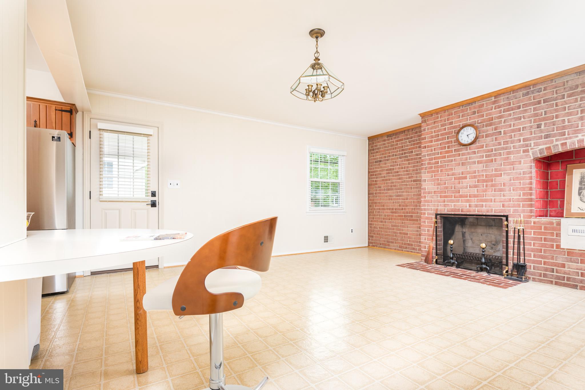 6152 Roxbury Avenue Springfield, VA 22152 - Photo 10 of 40