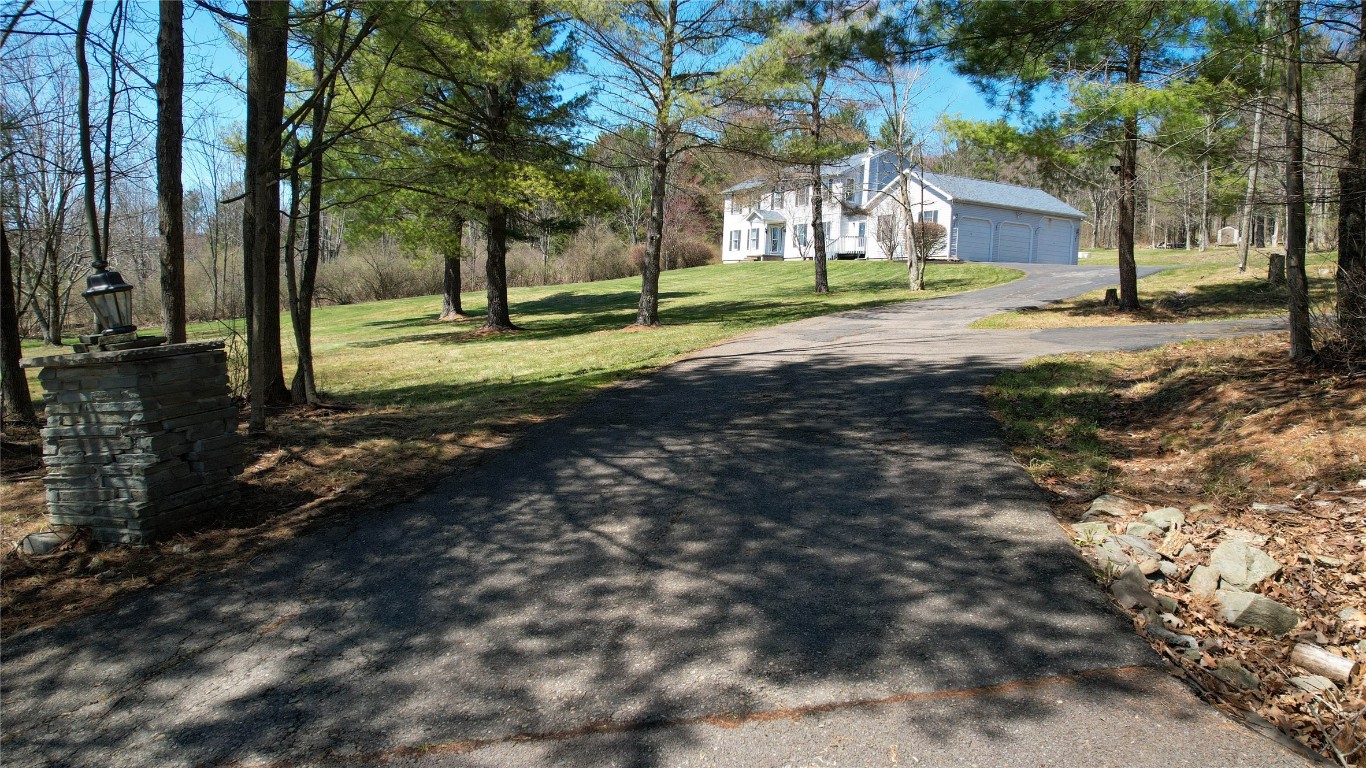 165 Meeker Road Vestal, NY 13850 - Photo 2 of 49