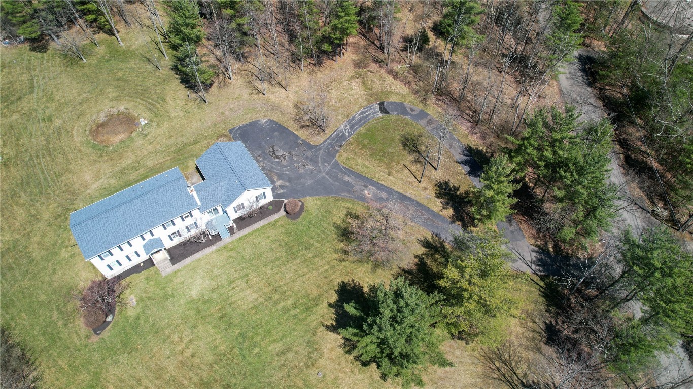 165 Meeker Road Vestal, NY 13850 - Photo 5 of 49