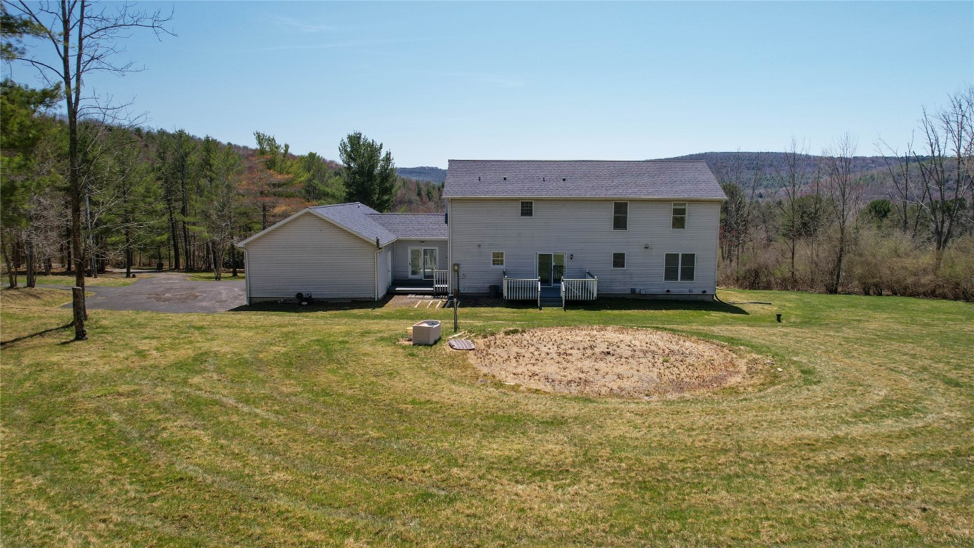 165 Meeker Road Vestal, NY 13850 - Photo 10 of 49