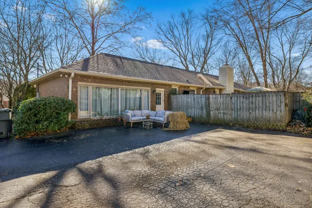 $1,095,000 | 1403 Bowman Lane, Brentwood, TN 37027