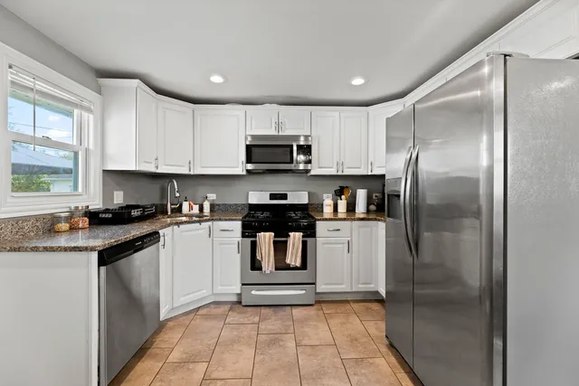 $219,900 | 4042 West 89th Place, Hometown, IL 60456