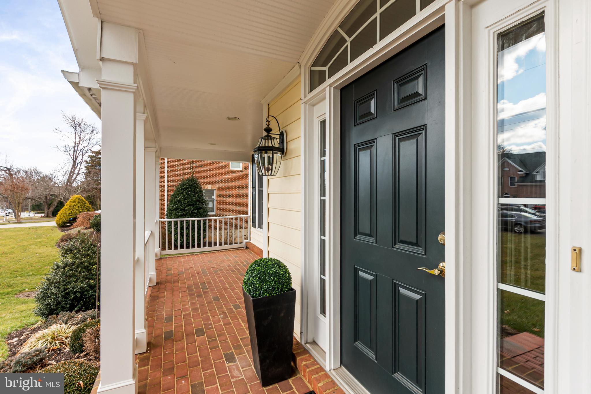 8738 Center Road, Unit 1 Springfield, VA 22152 - Photo 4 of 55