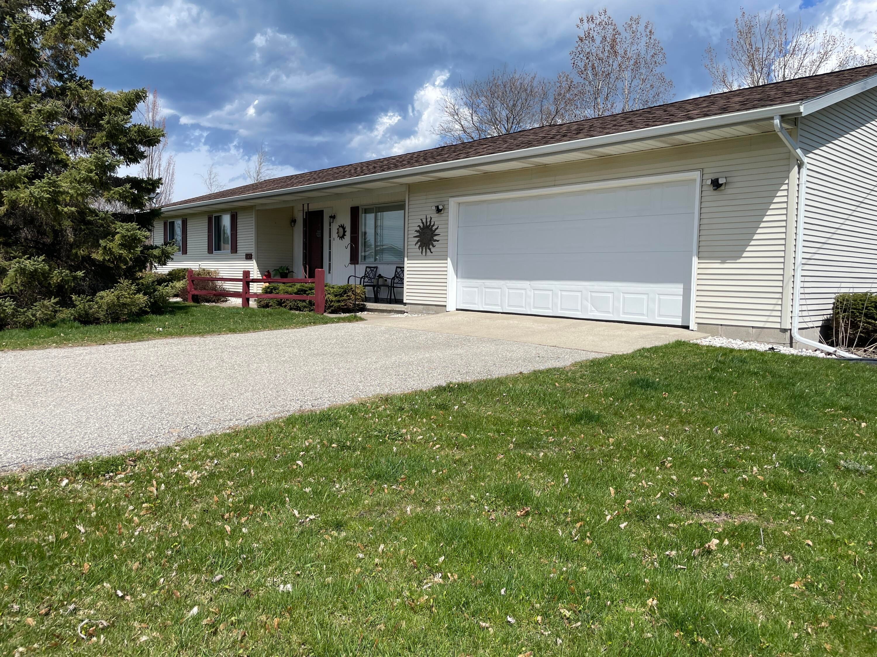 163 Riverside Drive Cheboygan, MI 49721 - Photo 1 of 41 Gallery Image 1