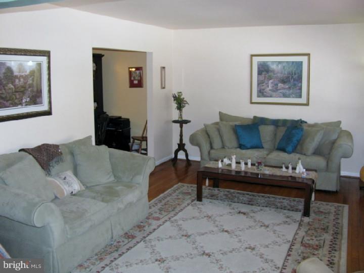 111 Eachus Road Mullica Hill, NJ 08062 - Photo 3 of 24 Living Room