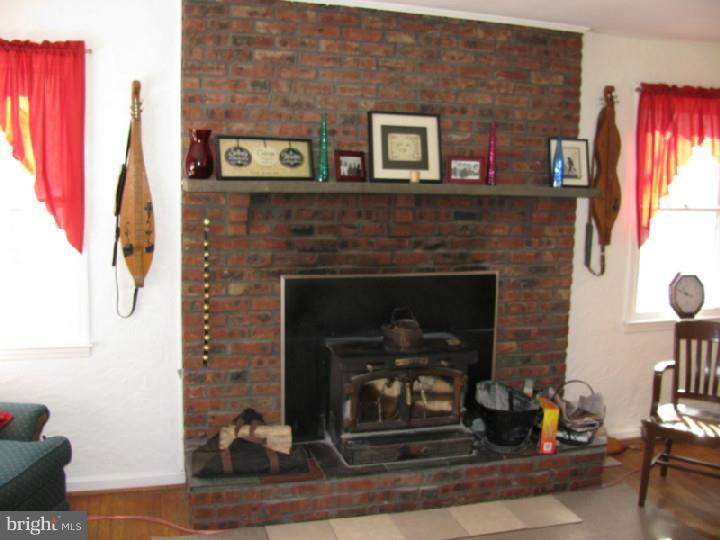 111 Eachus Road Mullica Hill, NJ 08062 - Photo 5 of 24 Family Room
