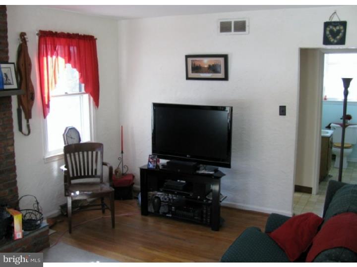 111 Eachus Road Mullica Hill, NJ 08062 - Photo 6 of 24 Family Room