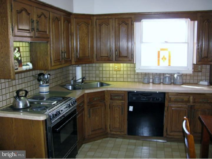 111 Eachus Road Mullica Hill, NJ 08062 - Photo 10 of 24 Kitchen