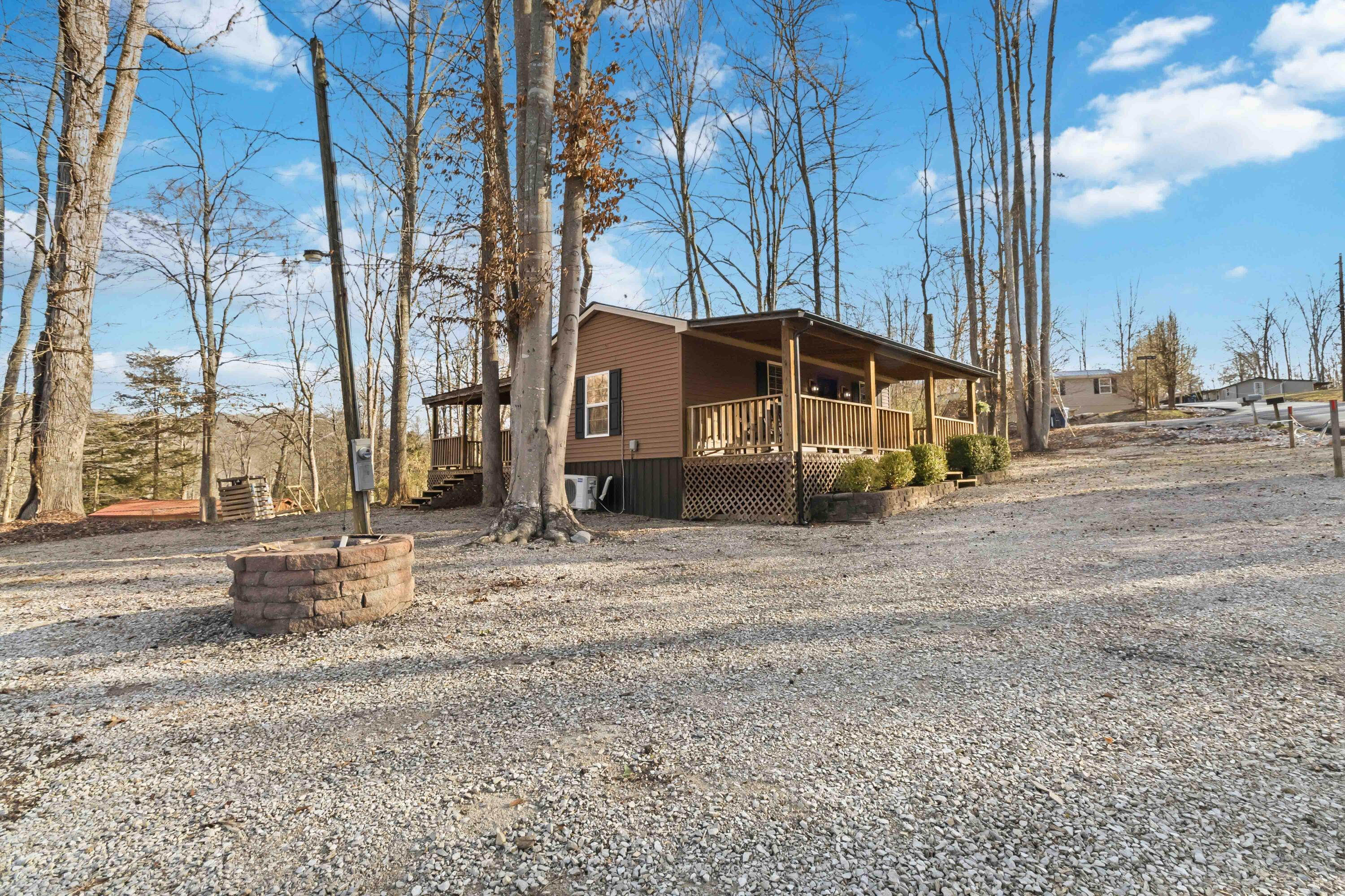 1994 Jasper Bend Road Burnside, KY 42519 - Photo 4 of 40 003