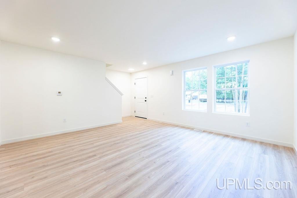 39 Tipperary Road Gladstone, MI 49837 - Photo 19 of 52 Gallery Image 19