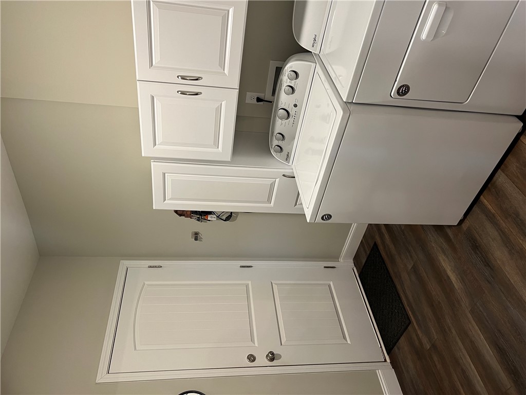 203 Legacy Lane Liberty, SC 29657 - Photo 15 of 47 This functional laundry room is just off the kitchen and includes efficient appliances and storage, making daily chores effortless.