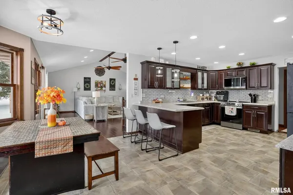 $369,900 | 5759 Riverview Road, Thomson, IL 61285