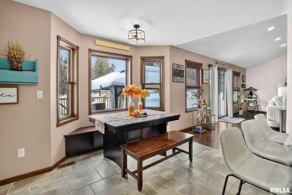 $369,900 | 5759 Riverview Road, Thomson, IL 61285