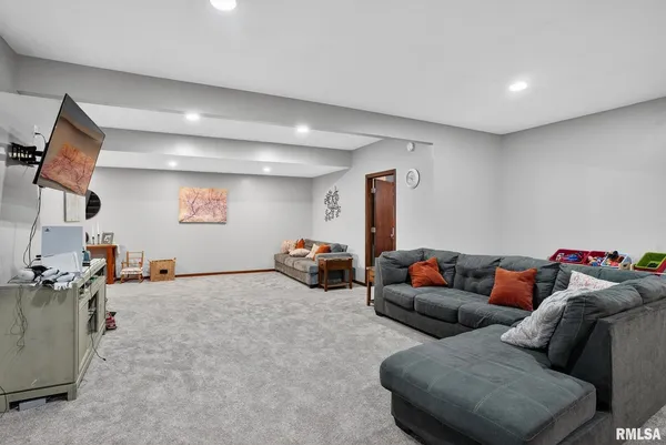 $369,900 | 5759 Riverview Road, Thomson, IL 61285