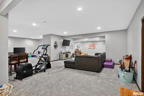 $369,900 | 5759 Riverview Road, Thomson, IL 61285