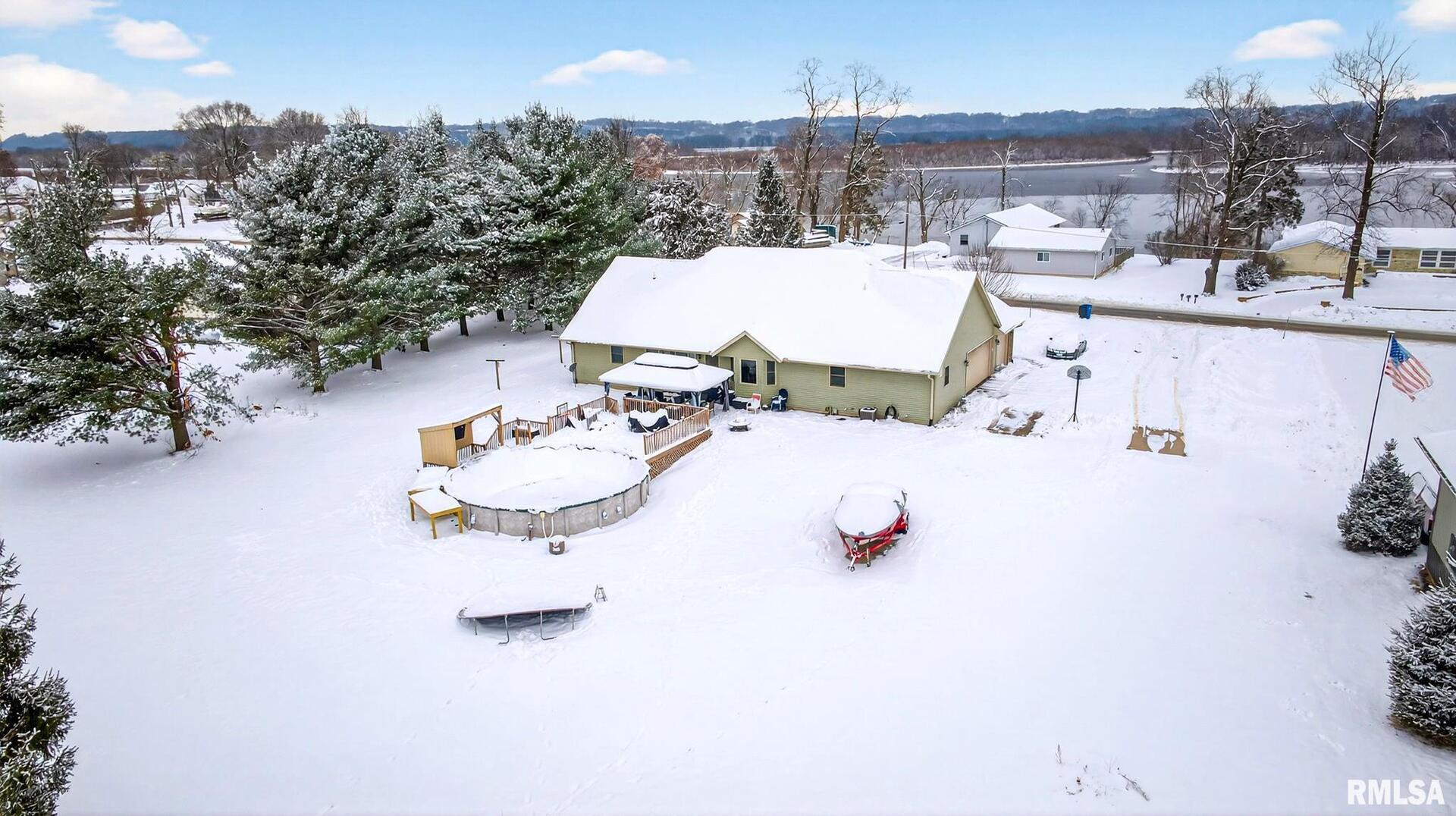 5759 Riverview Road Thomson, IL 61285 - Photo 7 of 49 a bathroom with a sink and a mirror