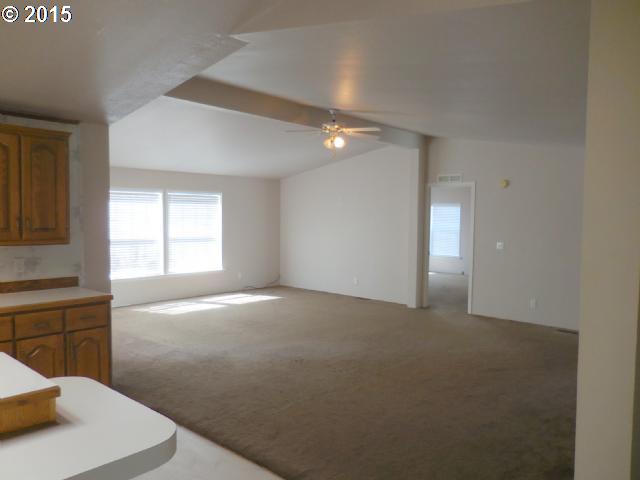 84998 Edenvale Road Pleasant Hill, OR 97455 - Photo 12 of 16 Gallery Image 12