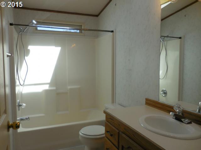 84998 Edenvale Road Pleasant Hill, OR 97455 - Photo 15 of 16 Gallery Image 15