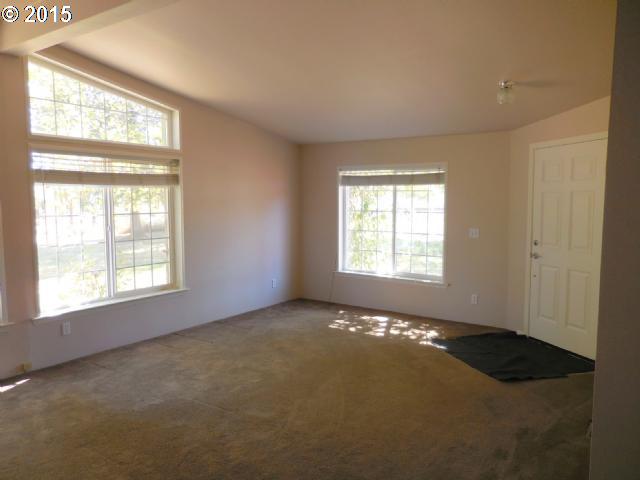 84998 Edenvale Road Pleasant Hill, OR 97455 - Photo 6 of 16 Gallery Image 6