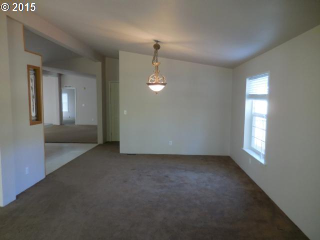 84998 Edenvale Road Pleasant Hill, OR 97455 - Photo 8 of 16 Gallery Image 8