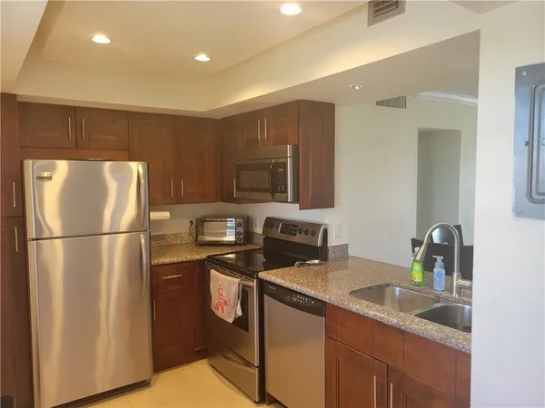 $2,100 | 3050 North Palm Aire Drive, Unit 508, Pompano Beach, FL 33069