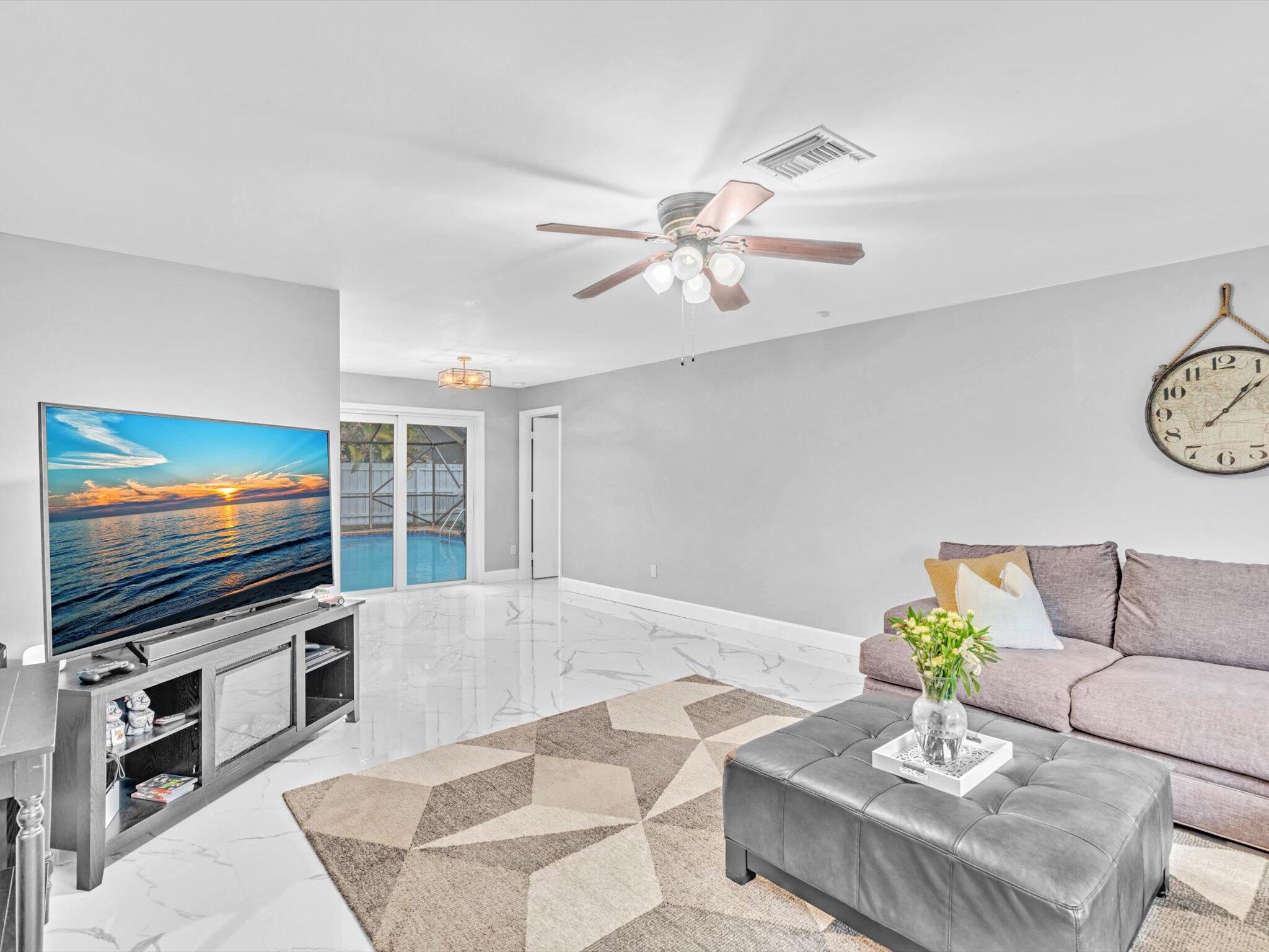 22732 Southwest 10th Street Boca Raton, FL 33433 - Photo 8 of 50 Living Room