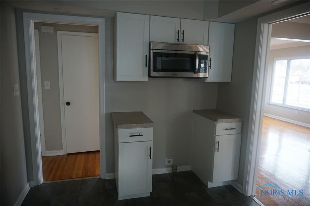 4655 Edgemont Road Toledo, OH 43611 - Photo 13 of 41 Gallery Image 13