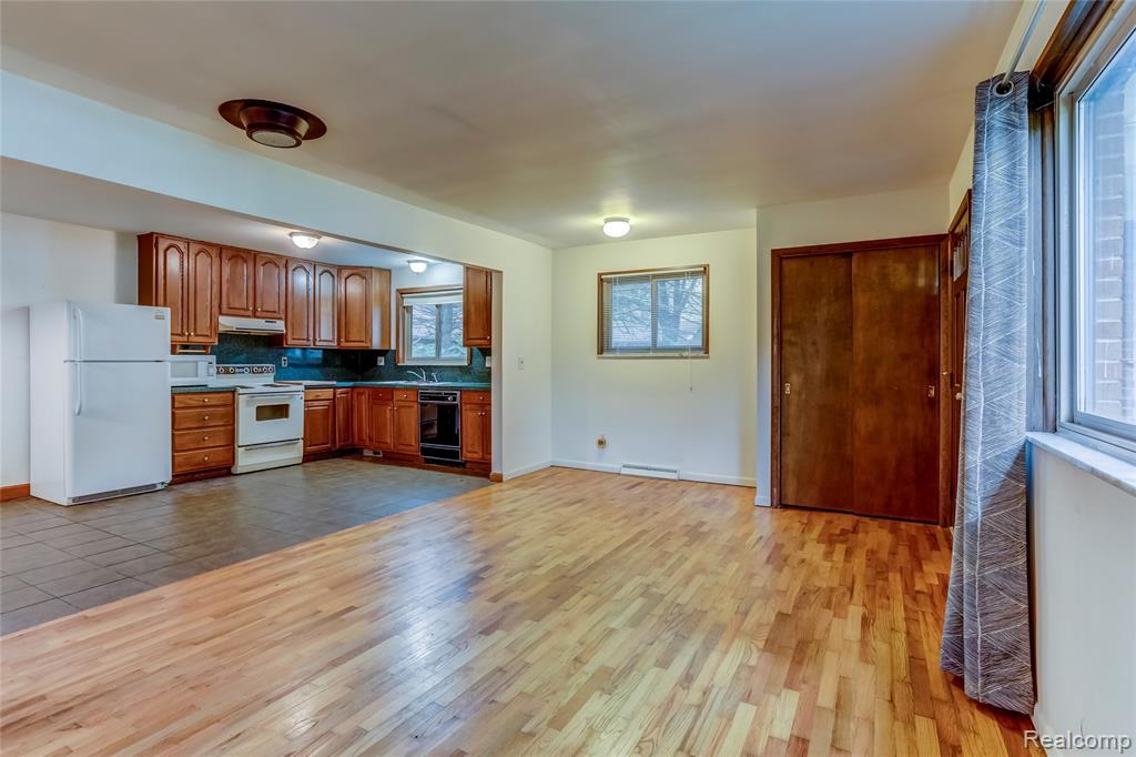 13839 Elwell Road Belleville, MI 48111 - Photo 14 of 25