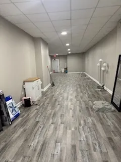 a view of a livingroom with furniture