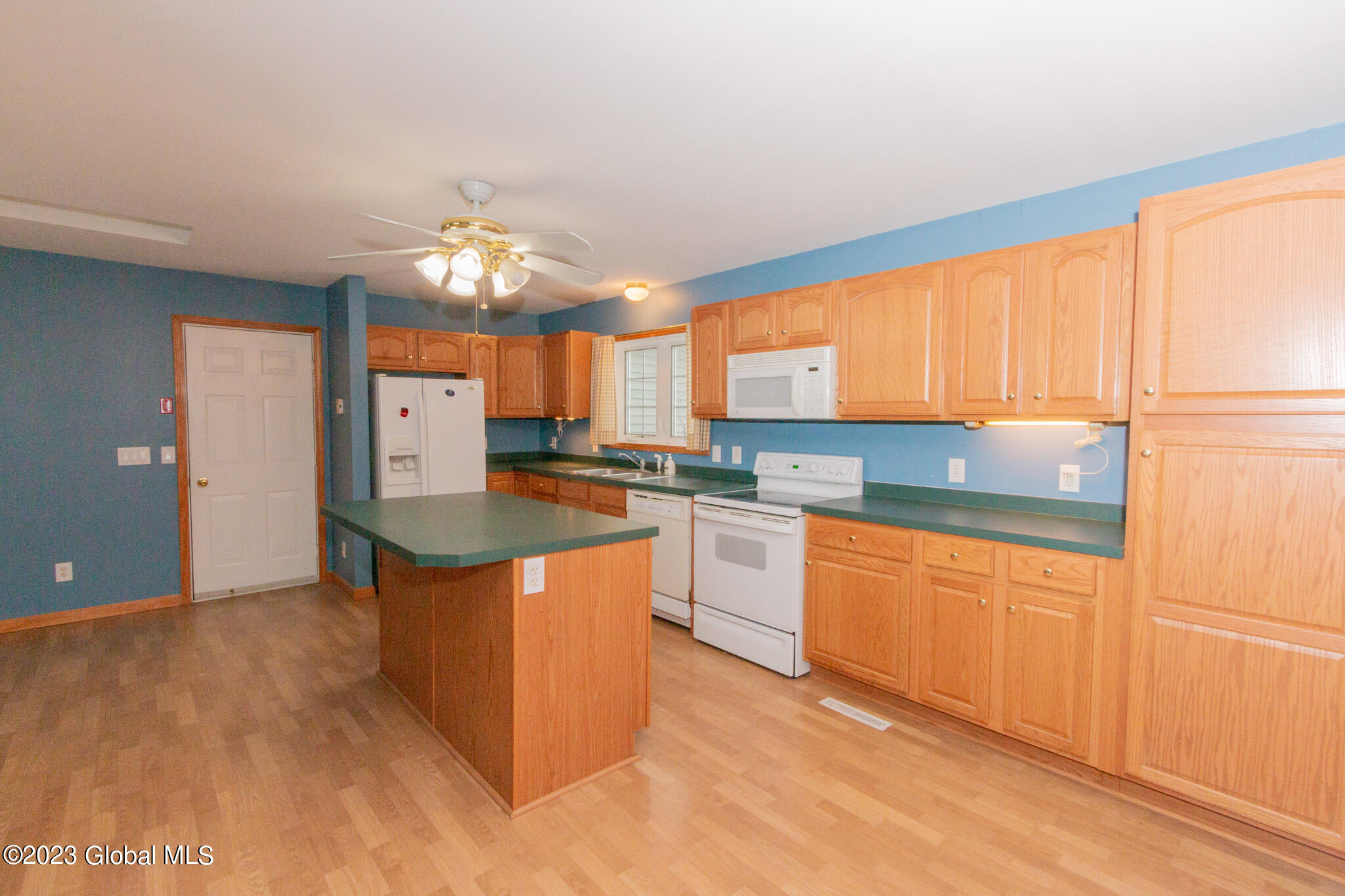 117 Juergens Point Road Mayfield, NY 12117 - Photo 14 of 62 117 Juergens Point Rd, Int.-11