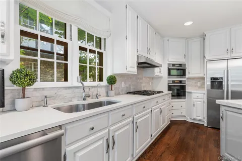 $2,499,000 | 3 Walworth Avenue, Scarsdale, NY 10583