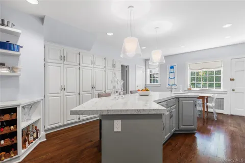 $2,499,000 | 3 Walworth Avenue, Scarsdale, NY 10583