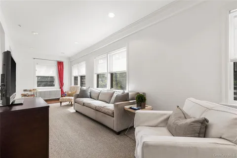 $2,499,000 | 3 Walworth Avenue, Scarsdale, NY 10583