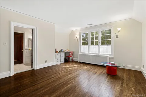 $2,499,000 | 3 Walworth Avenue, Scarsdale, NY 10583