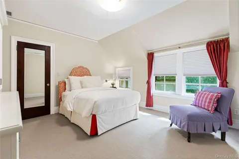 $2,499,000 | 3 Walworth Avenue, Scarsdale, NY 10583