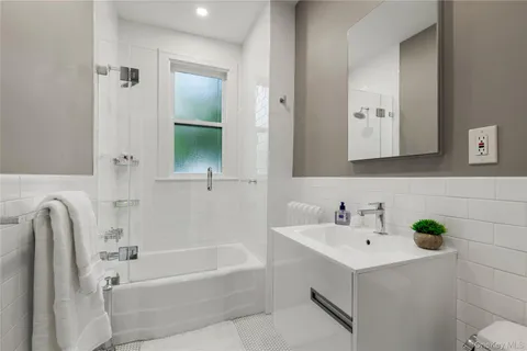 $2,499,000 | 3 Walworth Avenue, Scarsdale, NY 10583