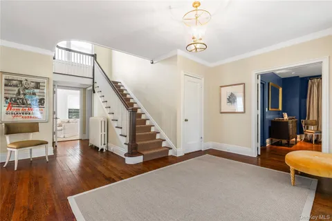 $2,499,000 | 3 Walworth Avenue, Scarsdale, NY 10583