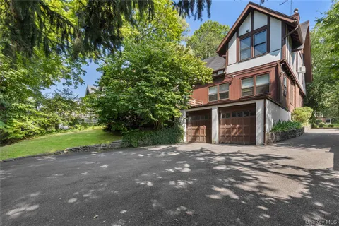 $2,499,000 | 3 Walworth Avenue, Scarsdale, NY 10583