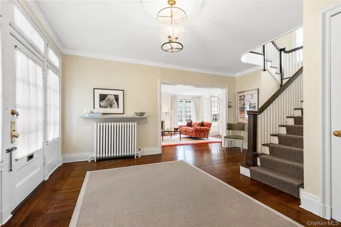 $2,499,000 | 3 Walworth Avenue, Scarsdale, NY 10583