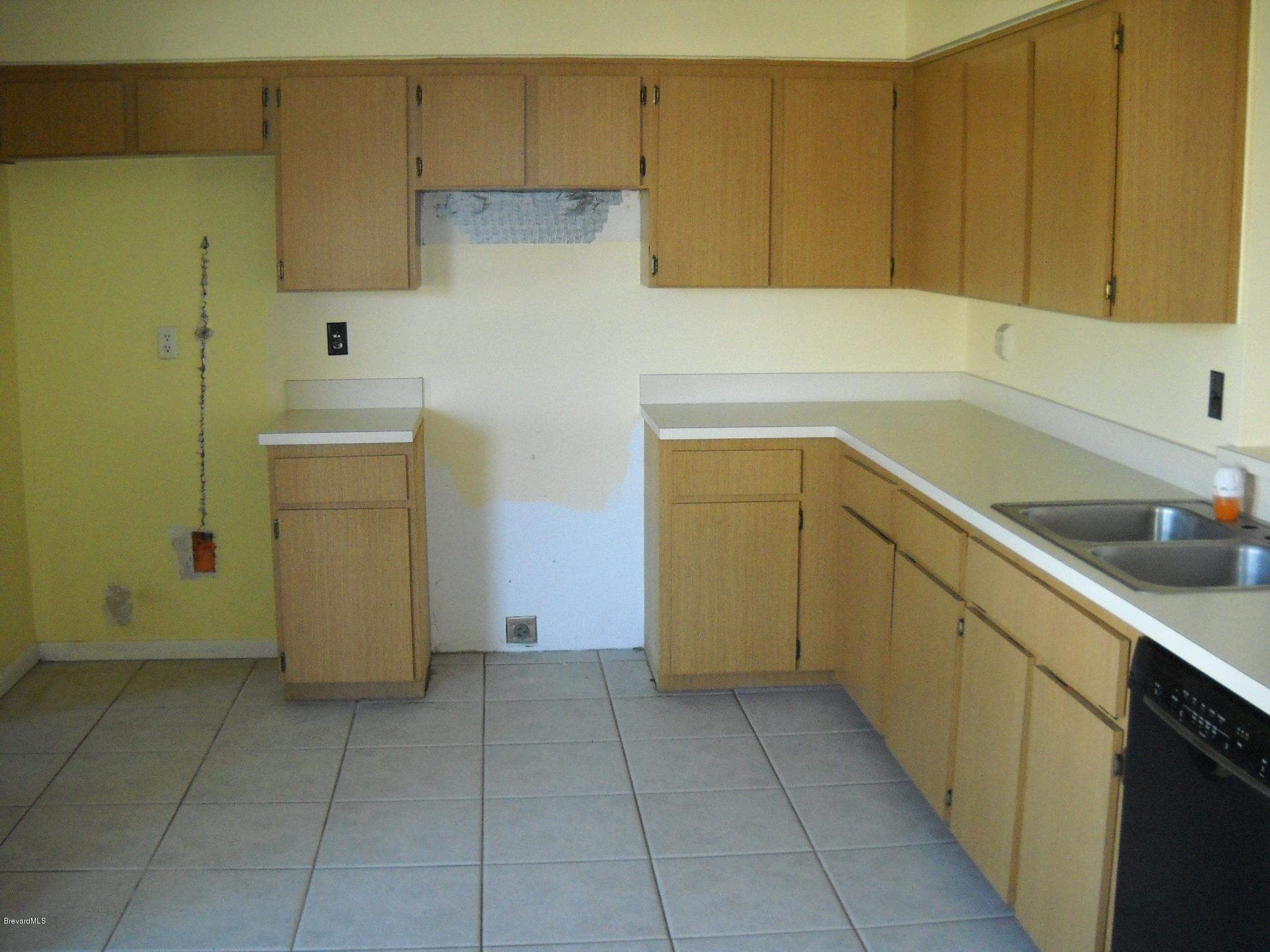 813 Gardener Road Rockledge, FL 32955 - Photo 4 of 21 Kitchen view