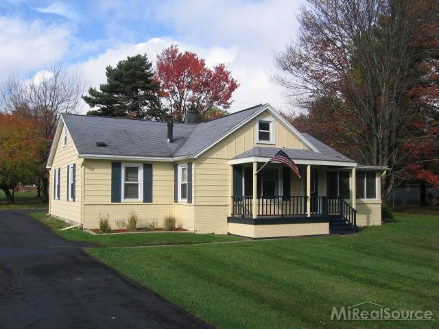 4046 Lakeshore Road Lexington, MI 48450 - Photo 1 of 30
