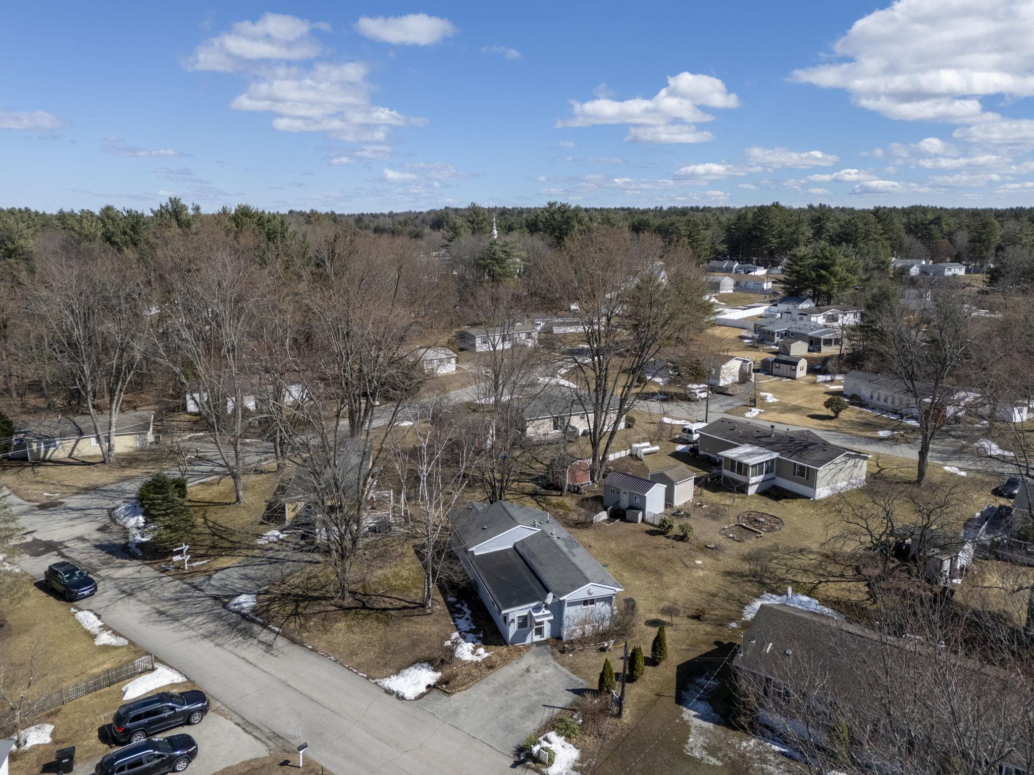 4 Leeann Street Nashua, NH 03062 - Photo 12 of 36