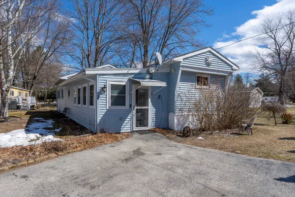 $189,000 | 4 Leeann Street, Nashua, NH 03062
