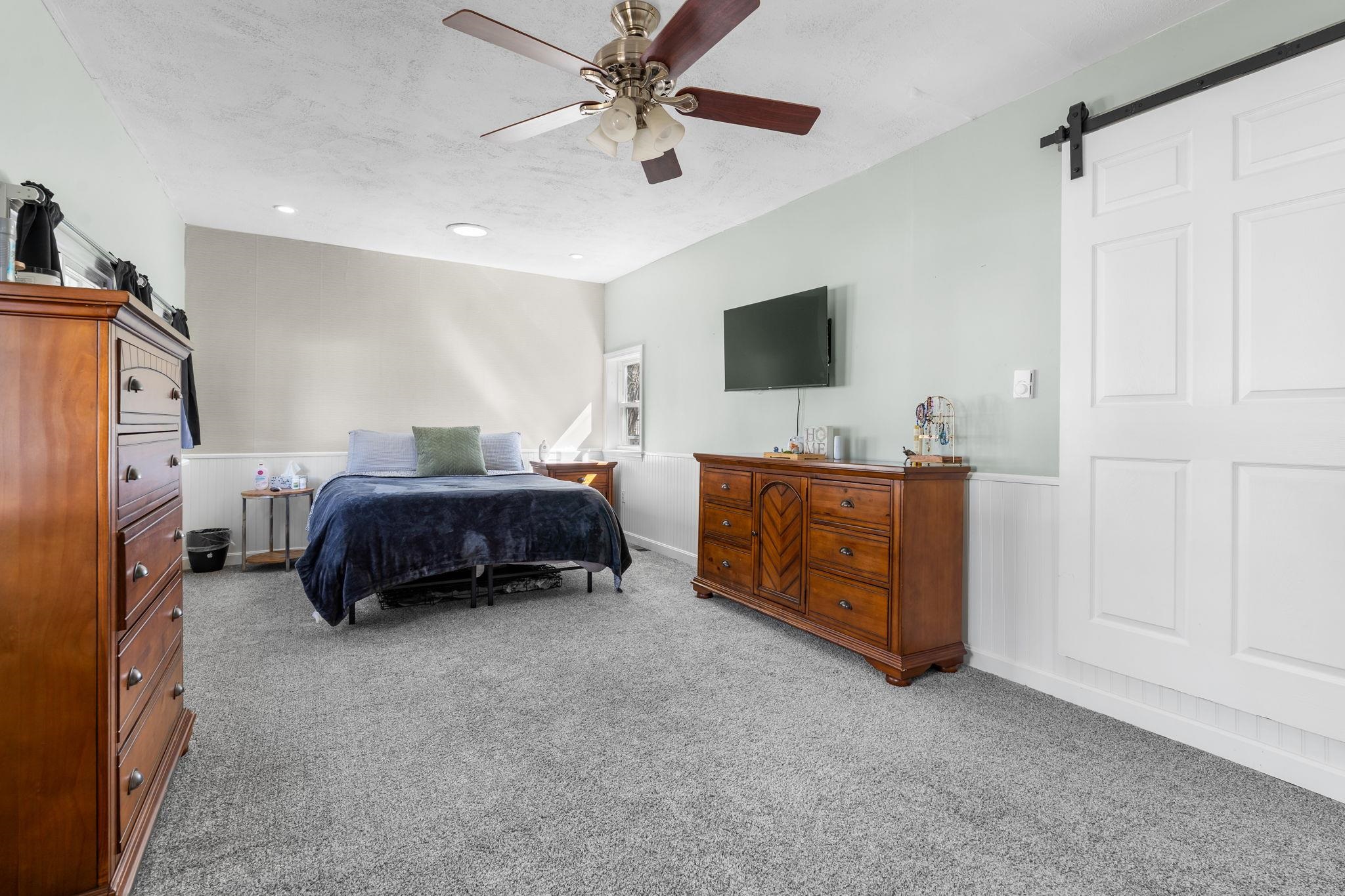 4 Leeann Street Nashua, NH 03062 - Photo 28 of 36